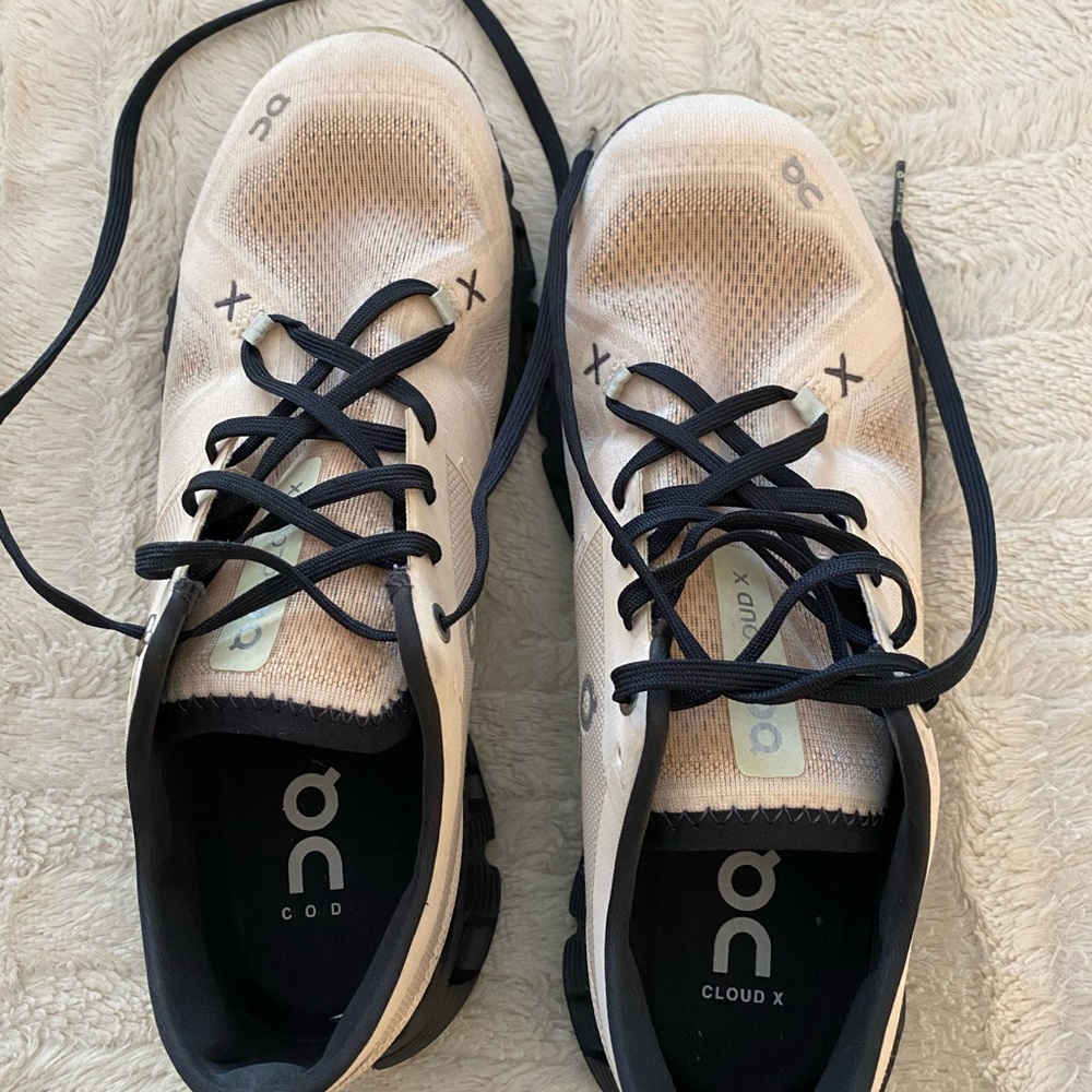 On Running Cloud X Women's Sneakers - Beige and Black